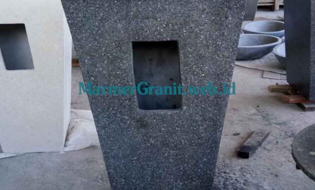 pedistal terrazzo hitam