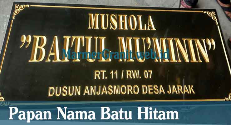 Papan Nama Batu Hitam