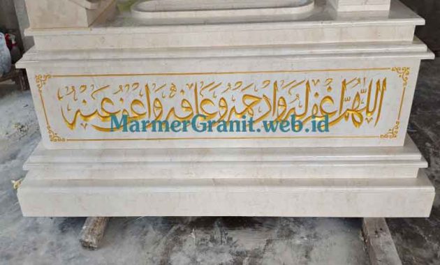 Kijingan Kaligrafi Batu Marmer