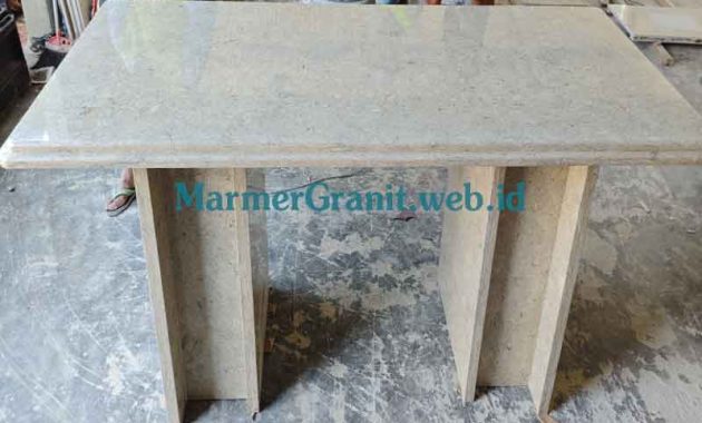 Meja Marmer Kashmir White